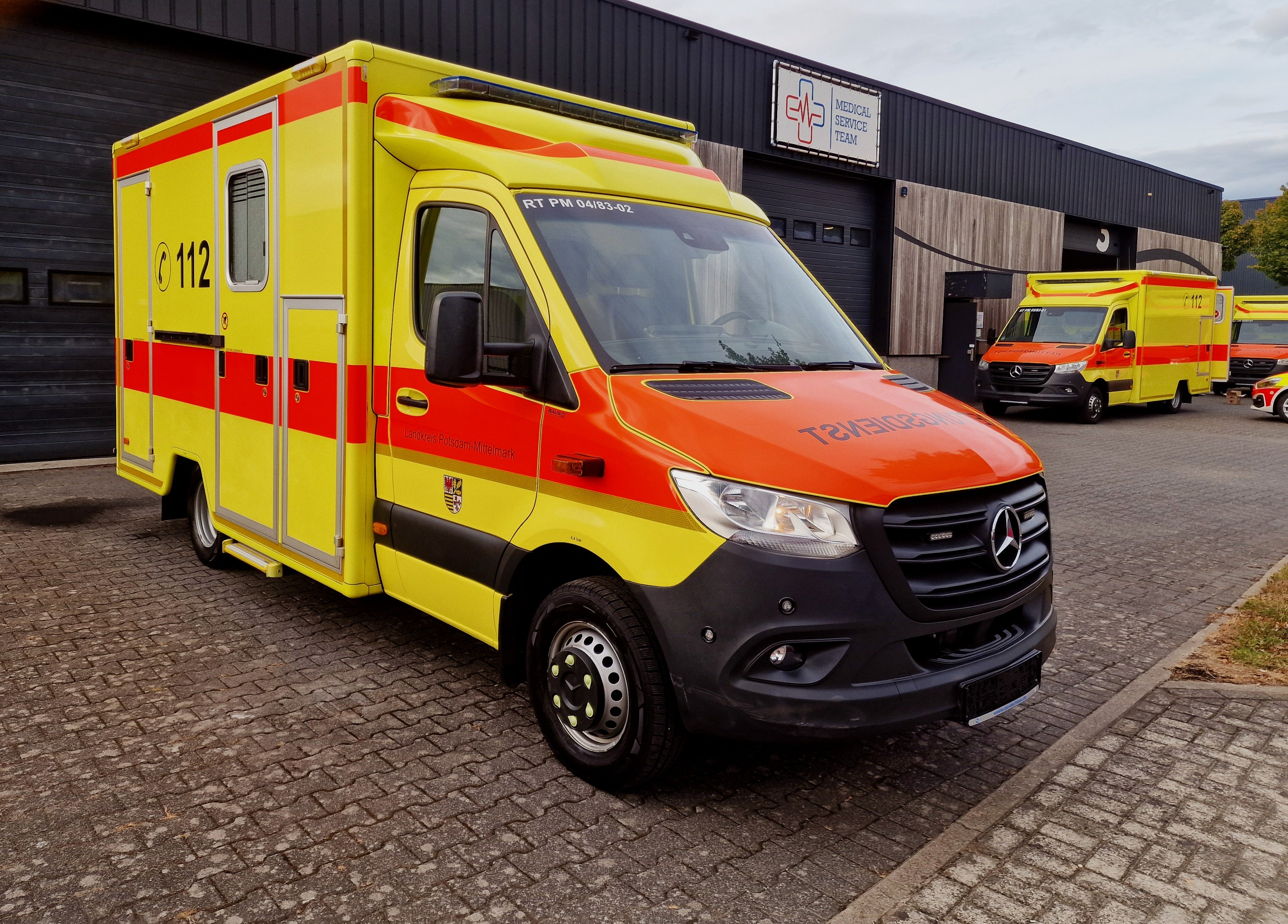 Rettungswagen Mercedes Sprinter 516cdi & Stryker Power Pro XT