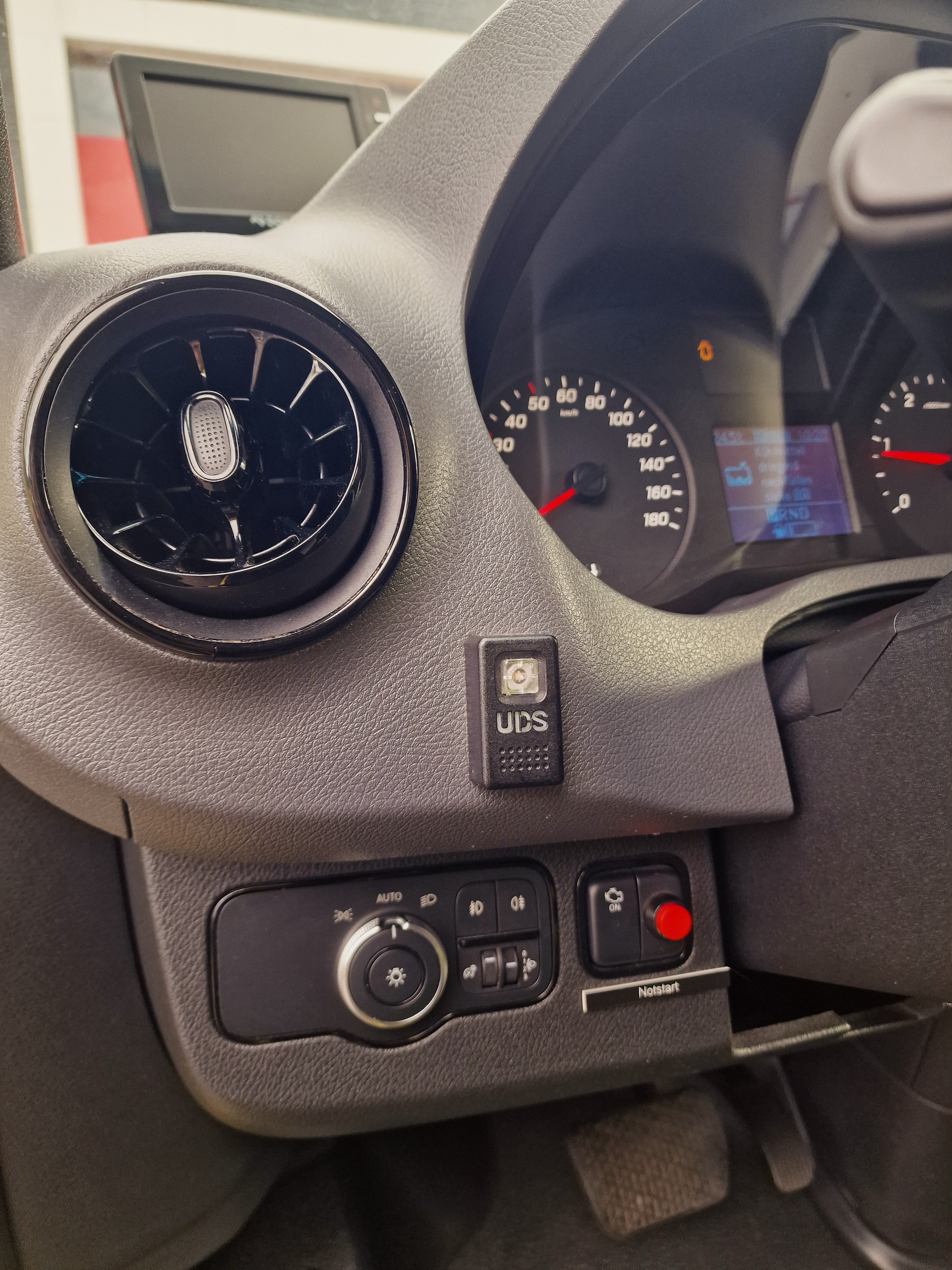 Rettungswagen Mercedes Sprinter 516cdi & Stryker Power Pro XT