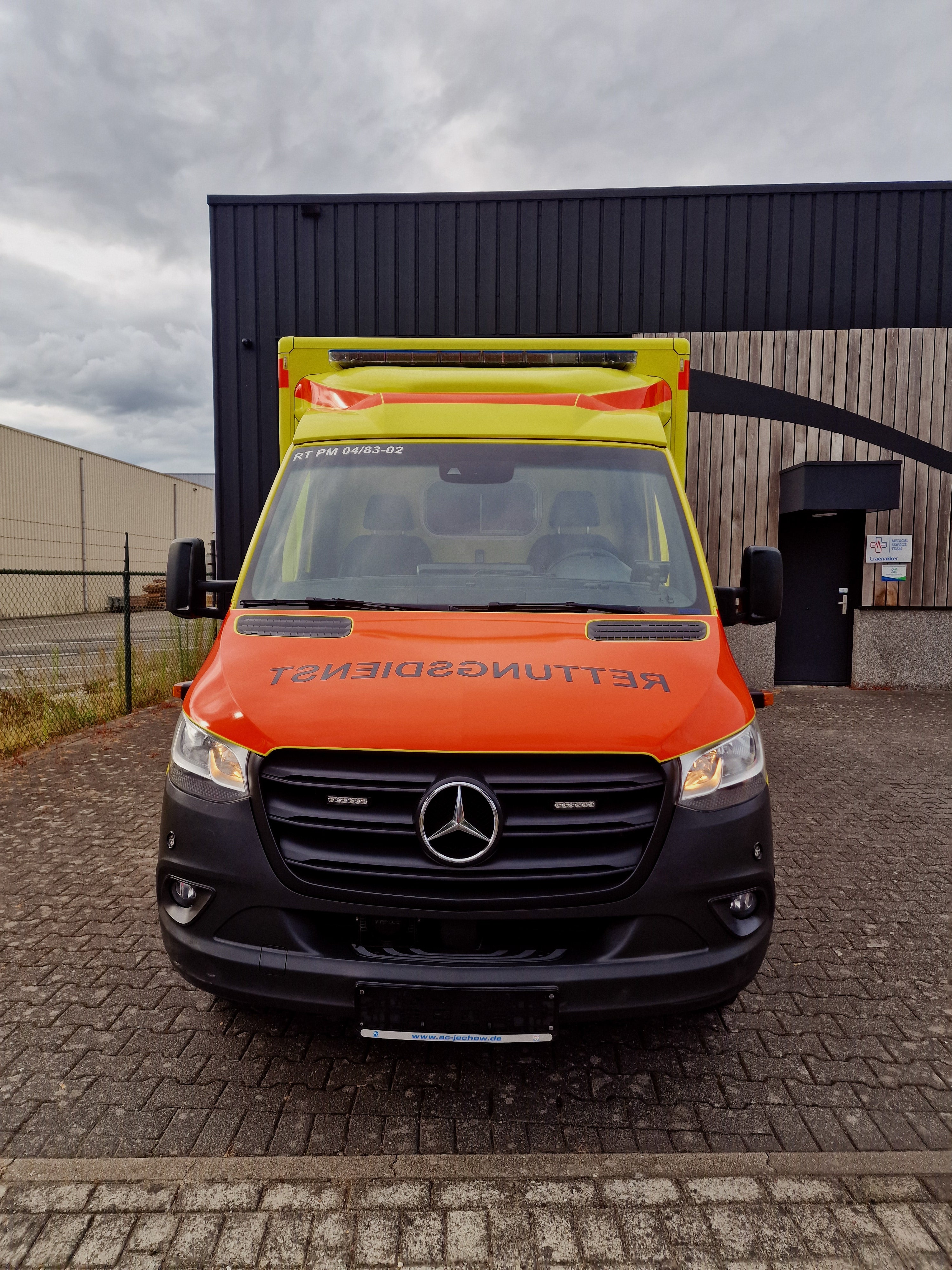 Rettungswagen Mercedes Sprinter 516cdi & Stryker Power Pro XT