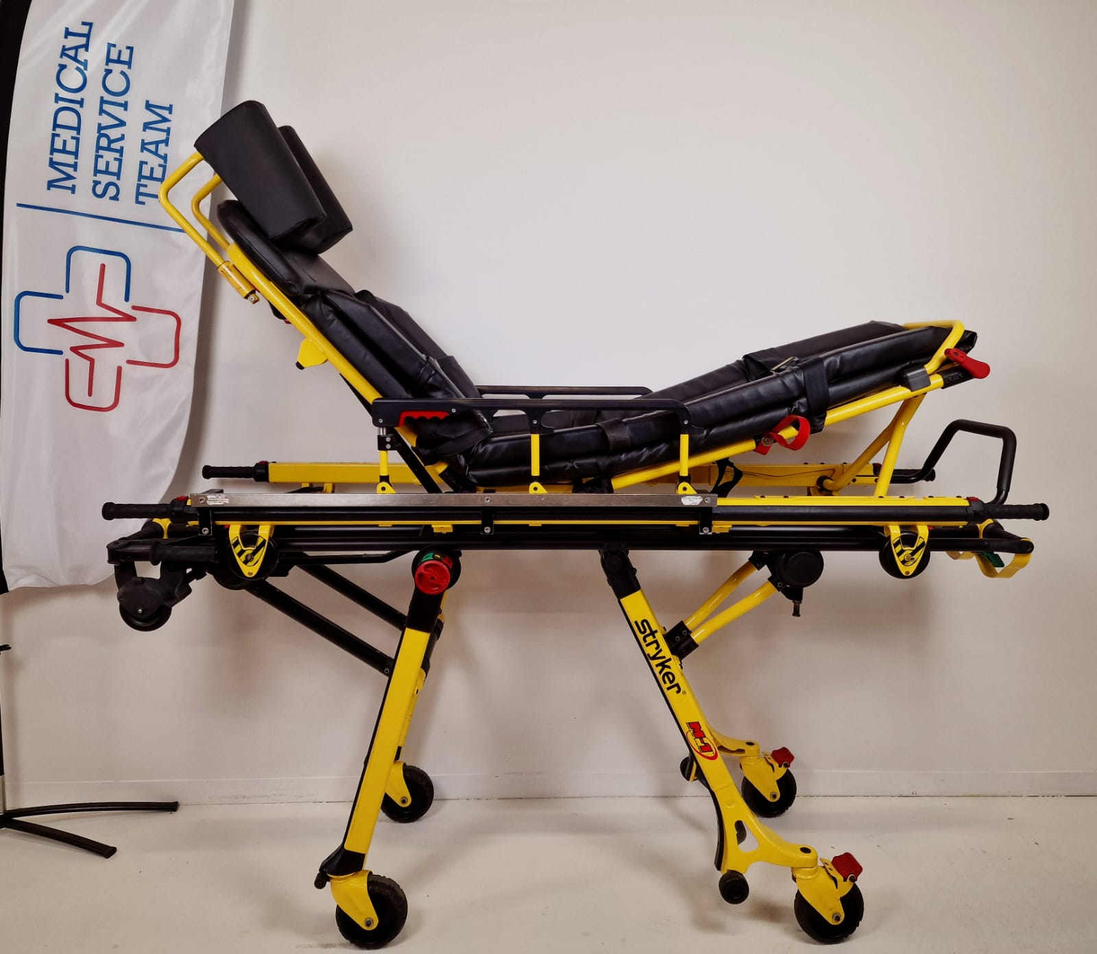 Stryker M1 Krankentrage– Baujahr 04/2022
