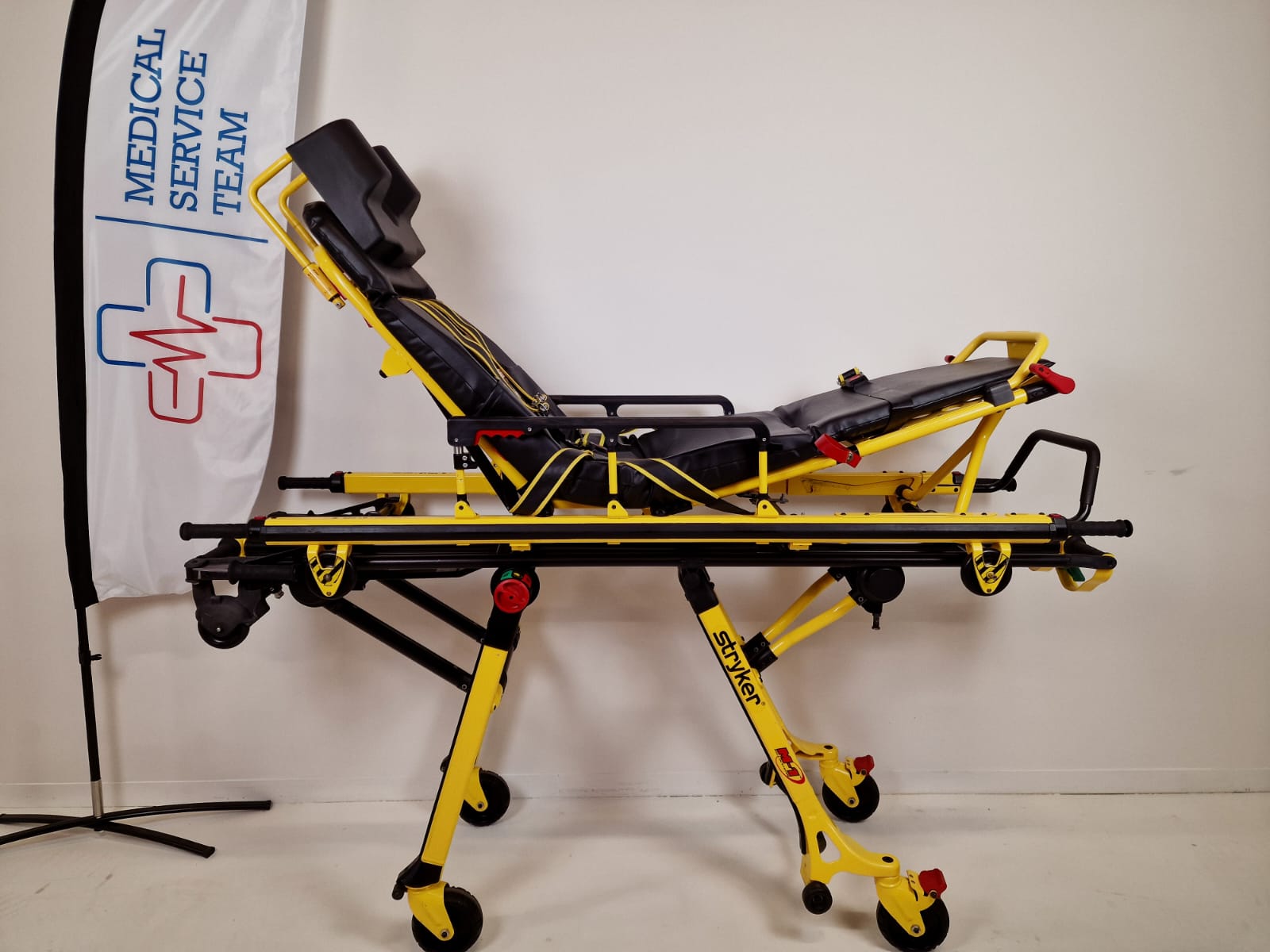 Stryker M1 Krankentrage – Baujahr 04/2019