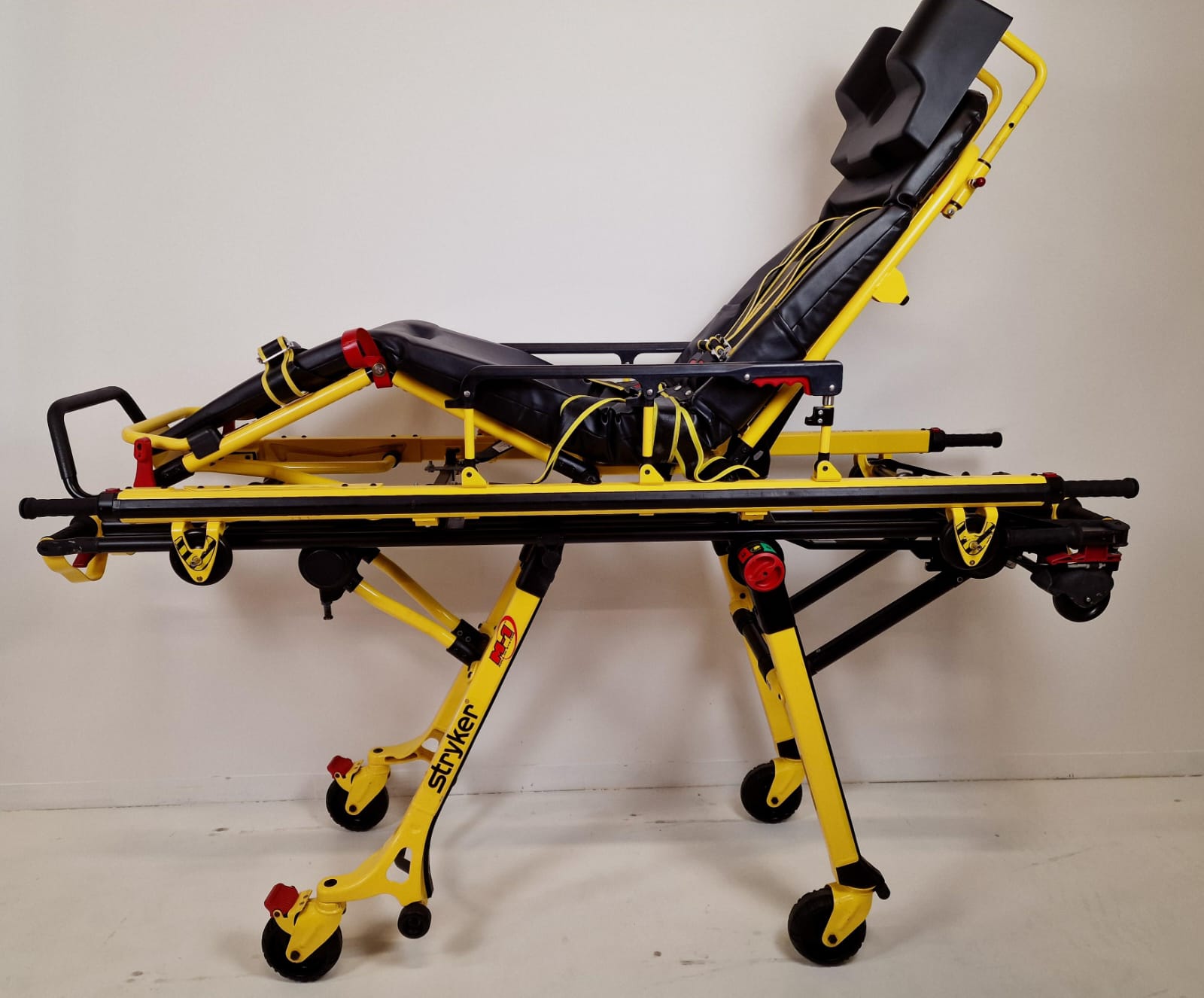 Stryker M1 Krankentrage – Baujahr 04/2019