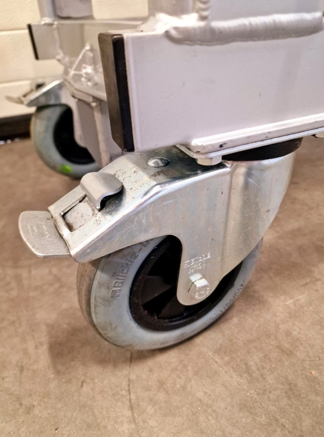 Fahrtrage Stollenwerk 3002 – inkl. AMF Bruns Bodenverriegelung
