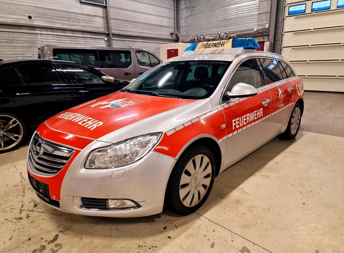 Feuerwehr Kommandowagen Opel Insignia | Einsatzfahrzeug mit Martinshorn &amp; Blaulicht
