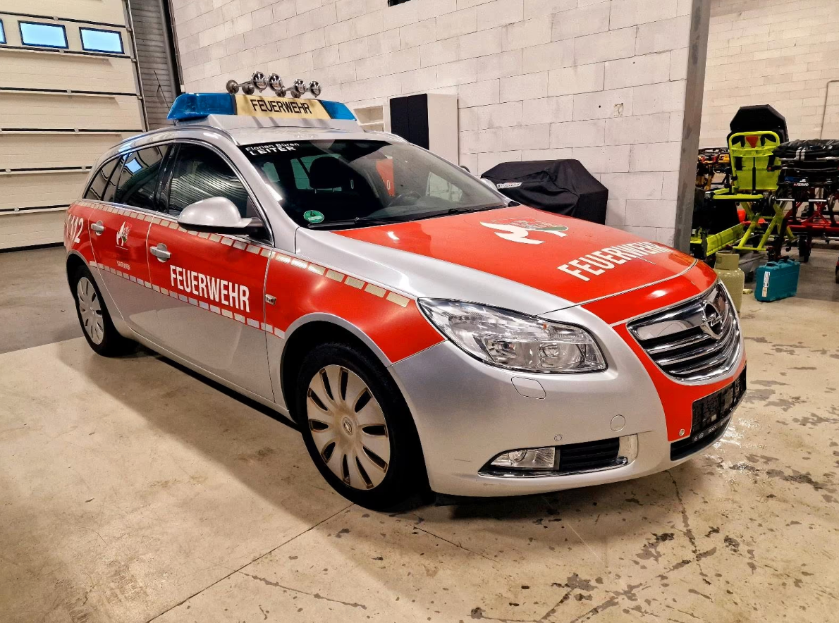 Feuerwehr Kommandowagen Opel Insignia | Einsatzfahrzeug mit Martinshorn &amp; Blaulicht