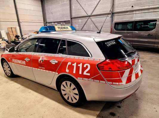 Feuerwehr Kommandowagen Opel Insignia | Einsatzfahrzeug mit Martinshorn &amp; Blaulicht
