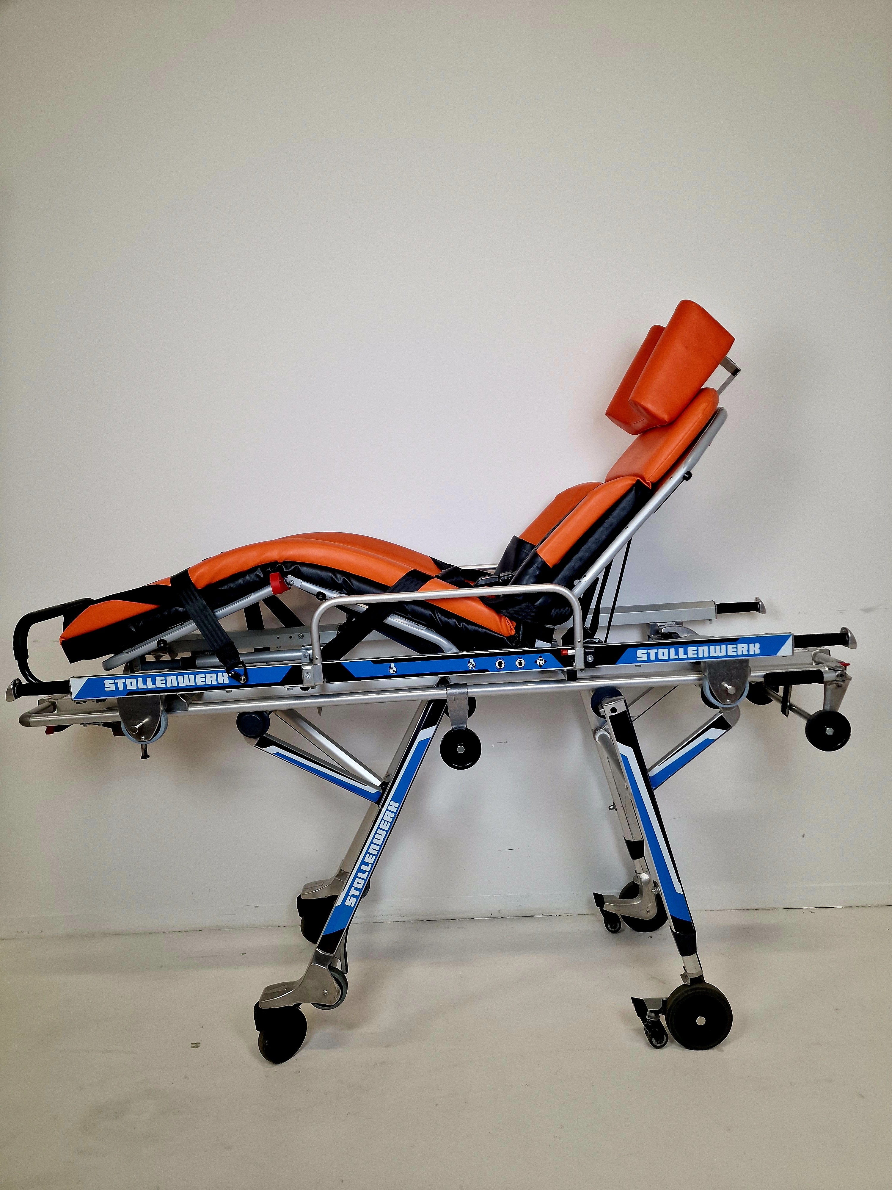 Krankentrage Stollenwerk modell 3006