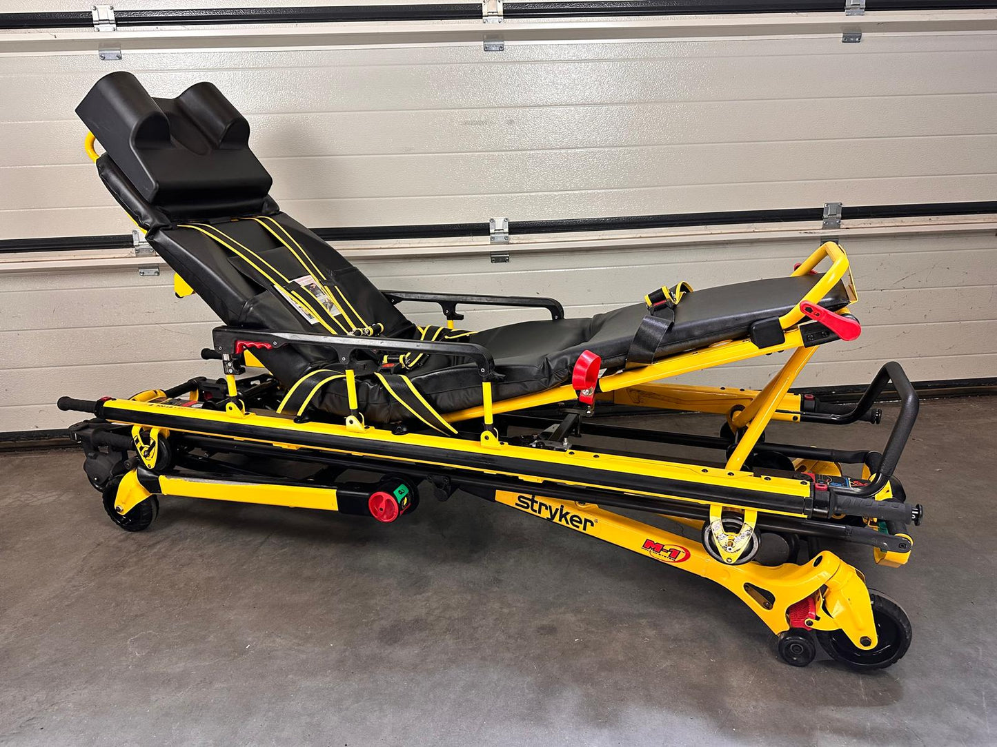 Stryker M1 Rettungstrage – Baujahr 04/2019 – geprüft & einsatzbereit